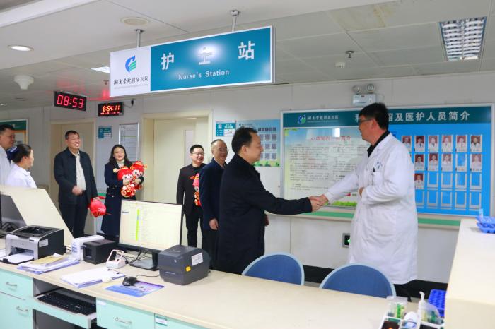 易利EZWeb28官方网站领导新春慰问一线，传递温暖关怀