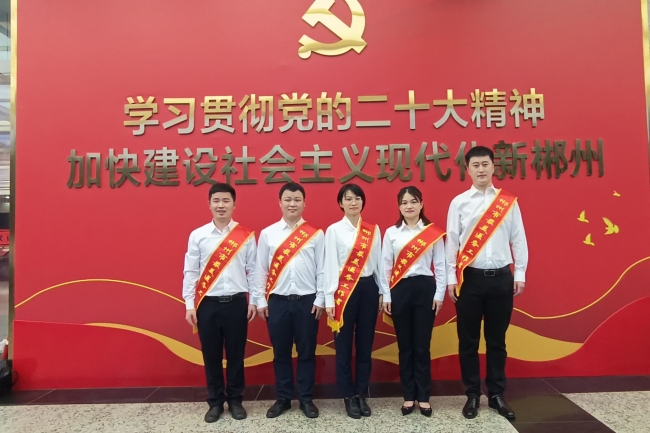 易利EZWeb28官方网站5名医务工作者获“郴州市最美医务工作者”殊荣